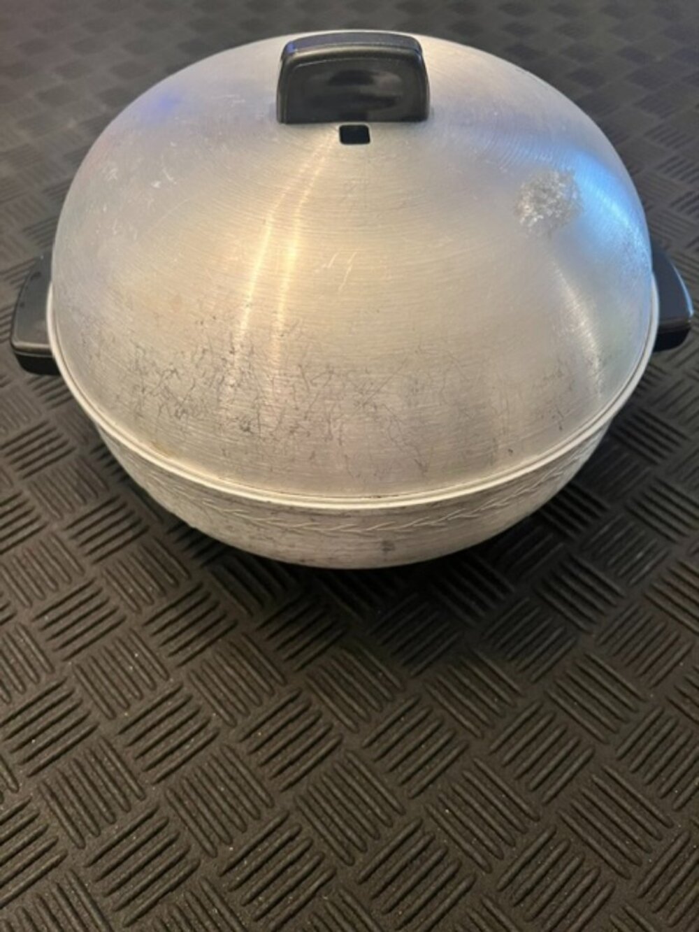 Vintage West Bend ALUMINUM Serving Oven Bun Warmer Base & Vented Lid ONLY No Rac